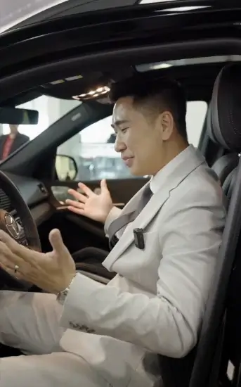 Realtor Lee Nguyen in Houston wins new-car